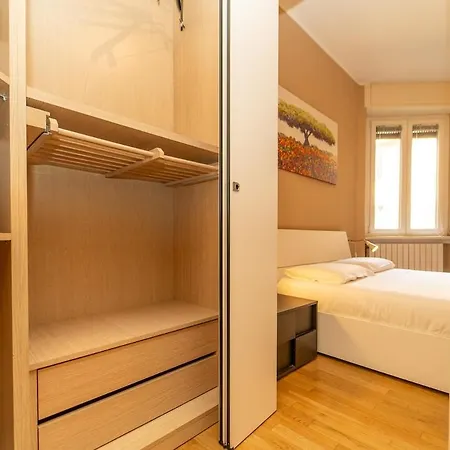 公寓 Three-room In The Heart Of