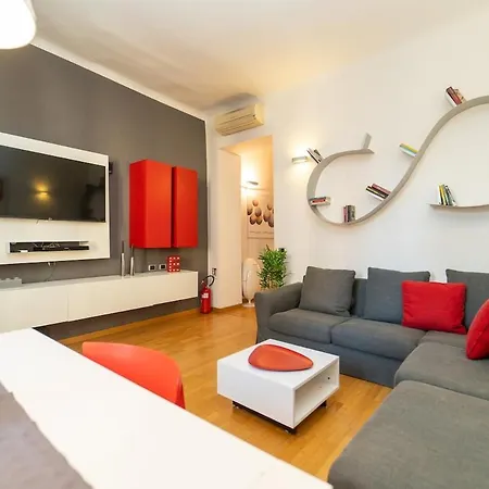 Three-room In The Heart Of * 米兰