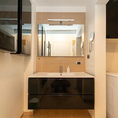 Three-room In The Heart Of
