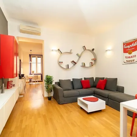 Three-room In The Heart Of Apartament Mediolan