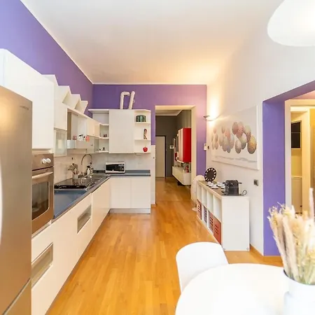 Three-room In The Heart Of Mediolan