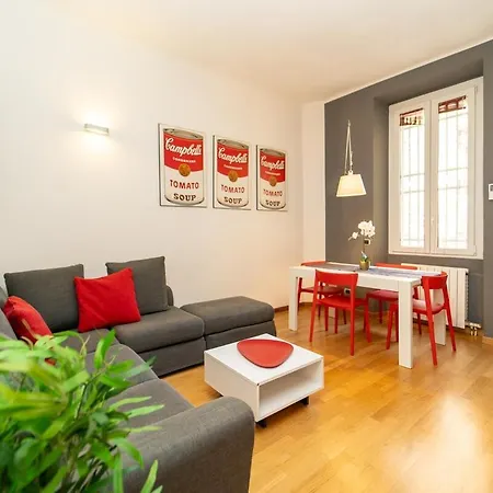 Three-room In The Heart Of * Mediolan