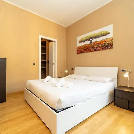 Apartament Three-room In The Heart Of Mediolan